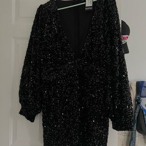 NWT BLACK BOOHOO DRESS